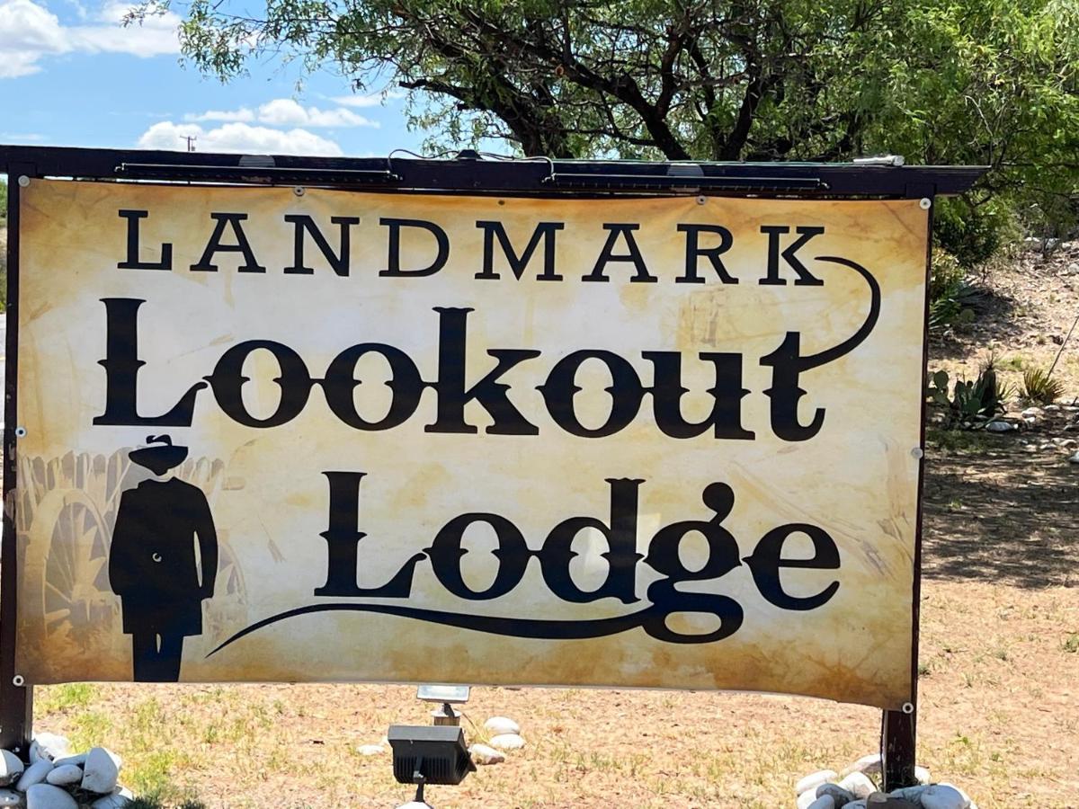 Landmark Lookout Lodge Tombstone Extérieur photo