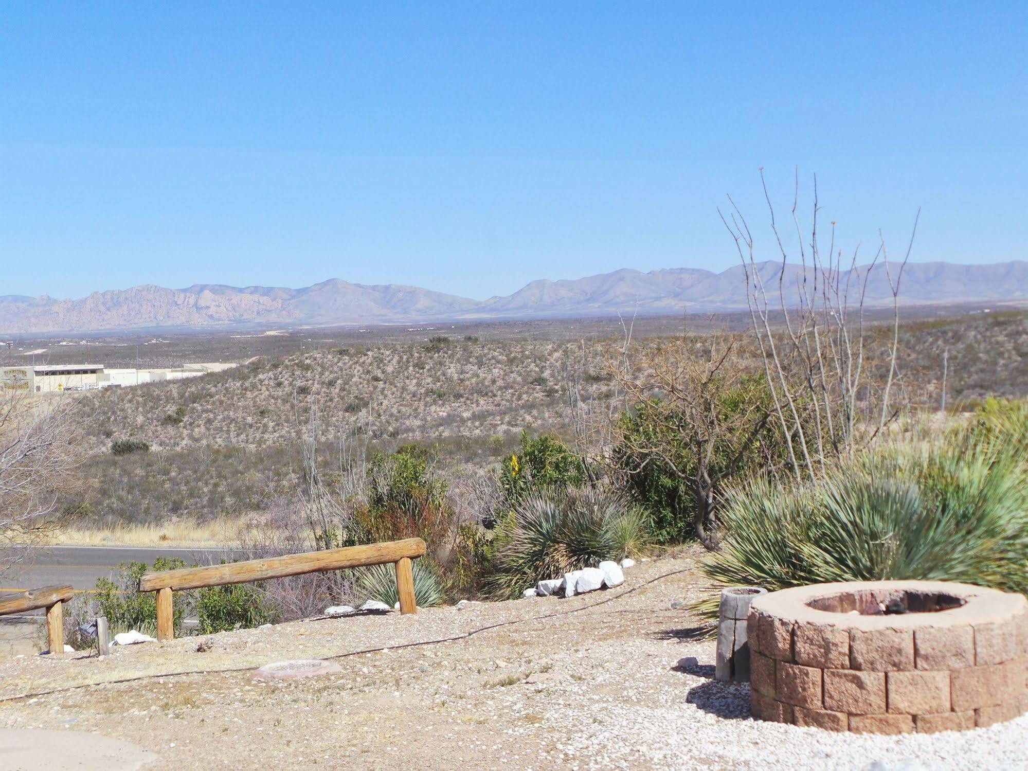 Landmark Lookout Lodge Tombstone Extérieur photo