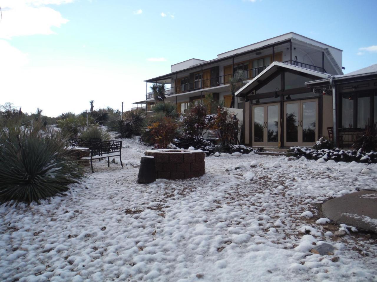 Landmark Lookout Lodge Tombstone Extérieur photo